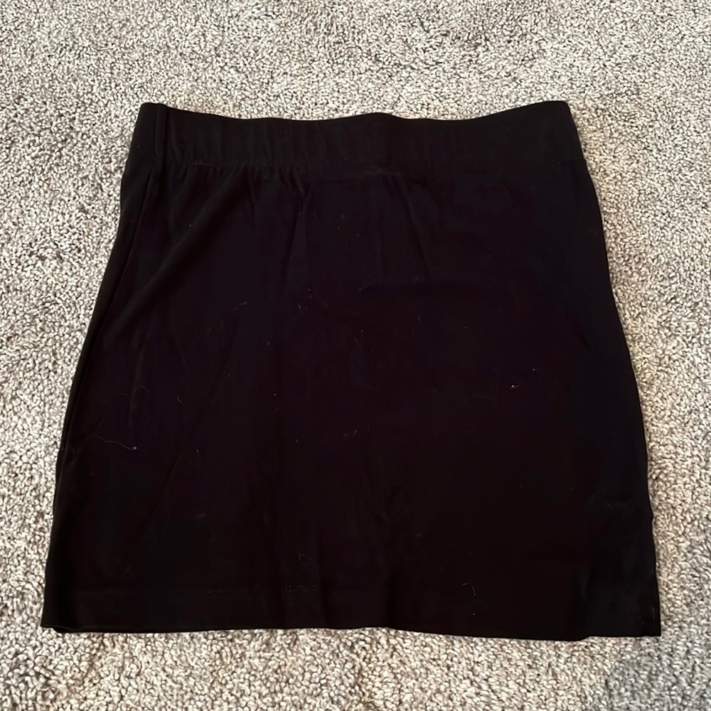Nollie trendy black stretchy mini skirt size small
